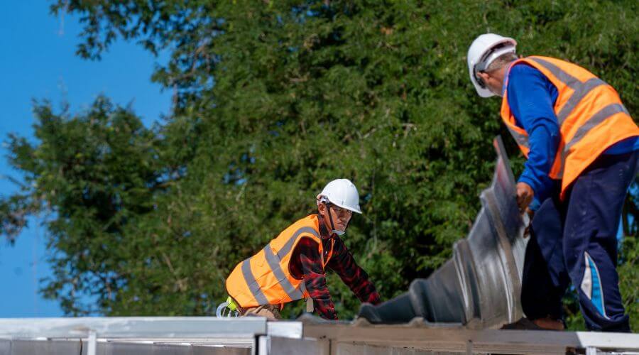 Professional gutter cleaning in Pecan Gap, TX